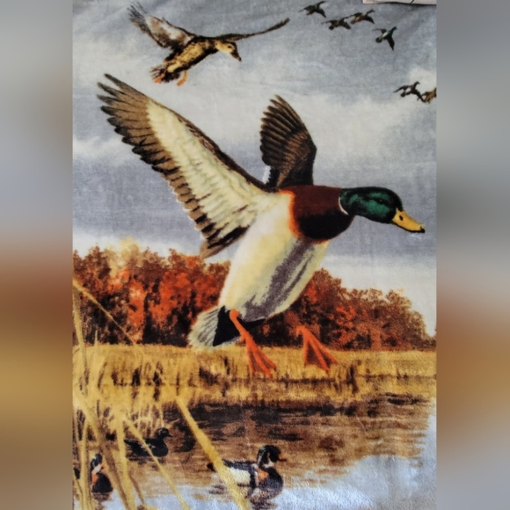 Duck 🦆 Decor - Throw Blanket and Pillow Set